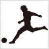 サッカーボールを蹴る男性のシルエットイラスト