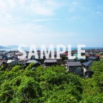 高台から海の見える街を一望