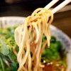 中太麺のラーメンの写真・フォト素材