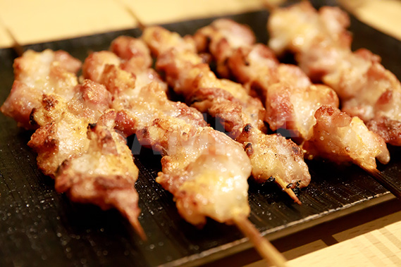 げんこつ・膝軟骨(焼鳥・串)の写真・フォト素材