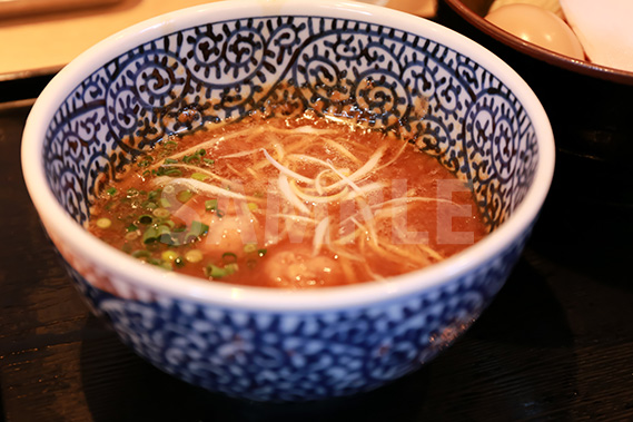 つけ麺のつけ汁の写真・フォト素材