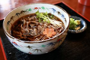 温かい山菜そばの写真・フォト素材