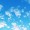 まばらに雲が散らばる青い空